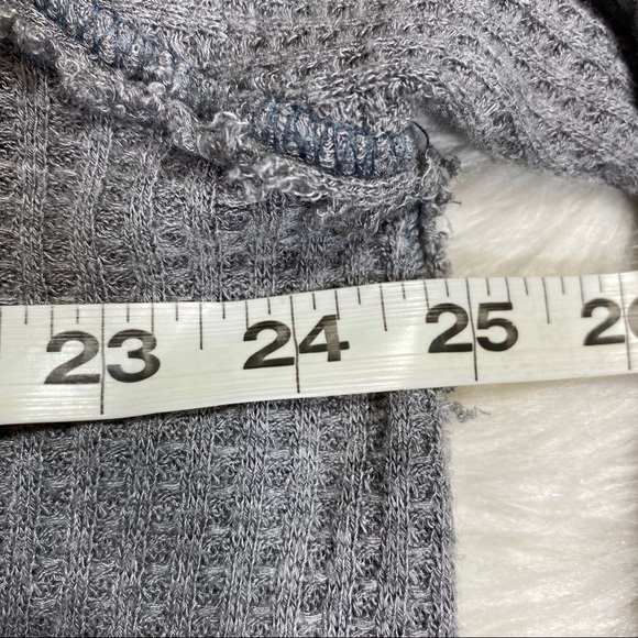 We the Free oversized Thermal Knit LongThumb Holes - Picture 6 of 8